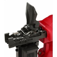 Степлер Milwaukee M18 FUEL M18FFUS-302C 4933479832 (с 2-мя АКБ 3 Ач, кейс) - Превью изображения №7 — Лайт Стор