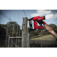 Степлер Milwaukee M18 FUEL M18FFUS-302C 4933479832 (с 2-мя АКБ 3 Ач, кейс) - Превью изображения №9 — Лайт Стор