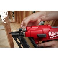 Гвоздезабиватель Milwaukee M18 FFN-0C 4933471406 (без АКБ) - Превью изображения №6 — Лайт Стор