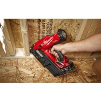 Гвоздезабиватель Milwaukee M18 FFN-502C 4933471404 (с 2-мя АКБ) - Превью изображения №11 — Лайт Стор