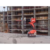Ударная дрель-шуруповерт Milwaukee M18 M18BLPDRC-502C 4933492826 (с 2-мя АКБ 5 Ач, кейс) - Превью изображения №4 — Лайт Стор