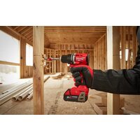 Дрель-шуруповерт Milwaukee M18 M18BLDDRC-402C 4933492834 (с 2-мя АКБ 4 Ач, кейс) - Превью изображения №18 — Лайт Стор