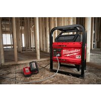 Портативная зарядная станция Milwaukee MX FUEL MXF PS-0 4933493922 (без АКБ) - Превью изображения №7 — Лайт Стор
