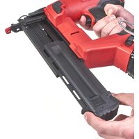 Гвоздезабиватель Milwaukee M18FN18GS-202X 4933471407 (с 2-мя АКБ, кейс) - Превью изображения №6 — Лайт Стор