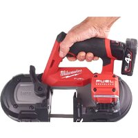 Ленточная пила Milwaukee Fuel M12 FBS64-402C 4933478441 (с 2-мя АКБ, кейс) - Превью изображения №8 — Лайт Стор